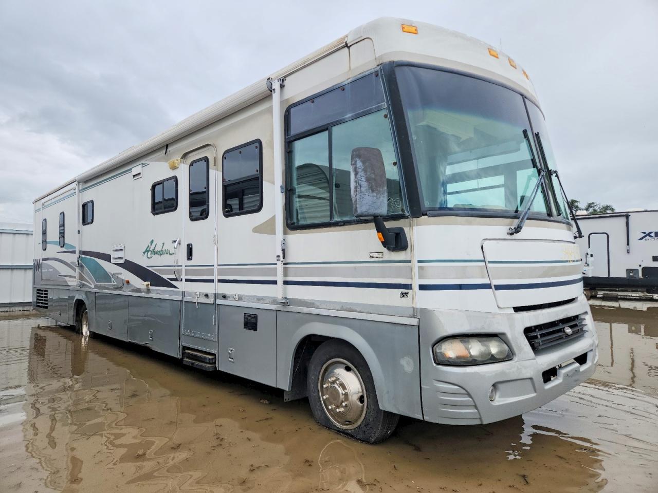 2004 Winn Motorhome VIN 1FCNF53S930A05961 — COPART salvage auction photo