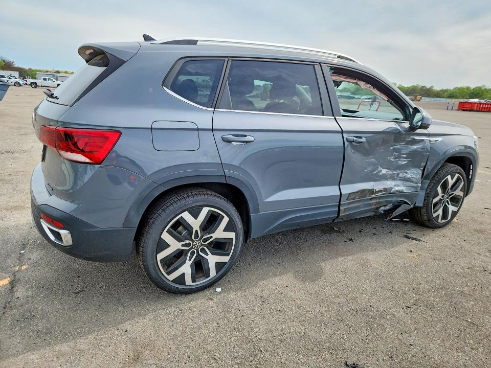 2022 Volkswagen Taos VIN 3VVJX7B21NM019640 COPART salvage auction — SIDE, NY - MV907A-PARTS ONLY, sold $7,200 on 2026-08-19 (photo 3)