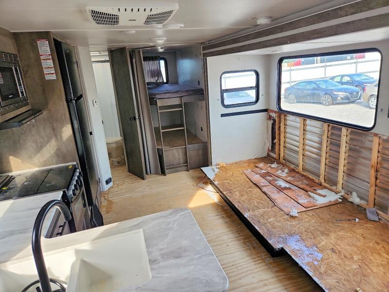 2021 Wildwood Trailer VIN 4X4TWDB28M7370430 COPART salvage auction — VANDALISM, IL - SALVAGE CERTIFICATE, sold $2,700 on 2026-07-15 (photo 6)