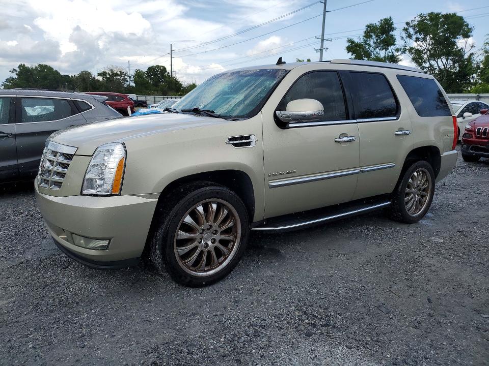 2013 Cadillac Escalade VIN 1GYS3AEF9DR148873 COPART salvage auction — MINOR DENT/SCRATCHES, Mt - Certificate Of Title, sold $1,800 on 2026-07-31 (photo 1)