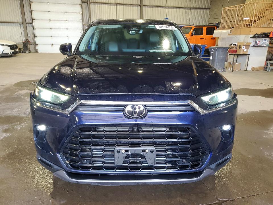 2024 Toyota Highlander VIN 5TDACAB5XRS004495 COPART salvage auction — VANDALISM, On - Permit No Brand - Unfit, sold $25,750 on 2026-07-03 (photo 5)