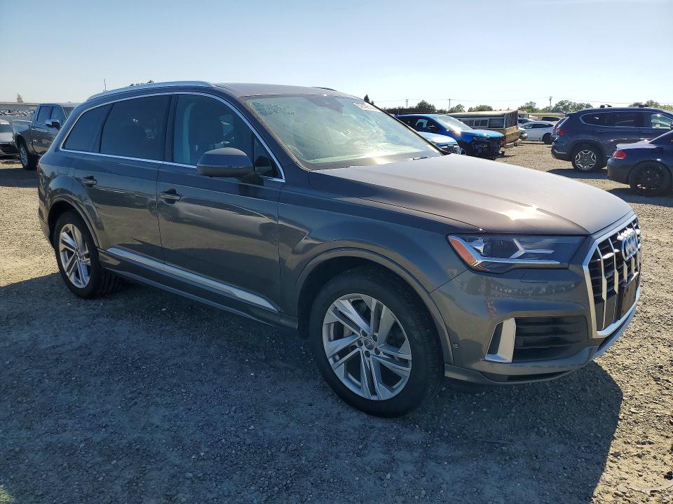 2020 Audi Q7 VIN WA1LXAF7XLD002820 COPART salvage auction — NORMAL WEAR, CA - DIS/DLR/EXP ONLY CLEAN TITLE, sold $13,100 on 2026-07-07 (photo 4)