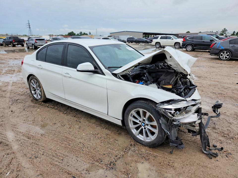 2018 BMW 3er VIN WBA8E1G52JNU92933 COPART salvage auction — FRONT END, Id - Salvage Certificate Of Title, sold $150 on 2026-08-07 (photo 4)