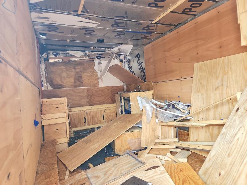 2025 Steel pines c Enclosed c VIN 7FWBE2821S1030971 COPART salvage auction — ROOF, TN - CERTIFICATE OF TITLE, sold $2,400 on 2026-07-28 (photo 7)