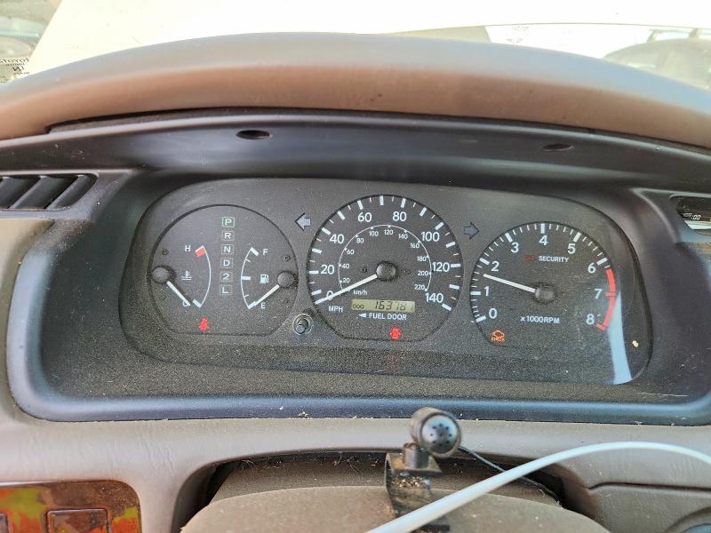 2000 Toyota Camry VIN 4T1BF28K5YU954834 COPART salvage auction — NORMAL WEAR, Il - Certificate Of Title, sold $550 on 2026-07-09 (photo 9)