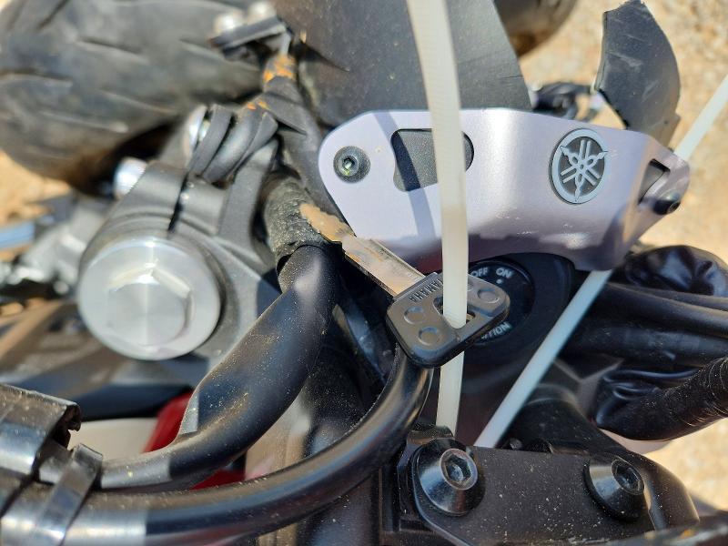 2018 Yamaha Xsr700 VIN JYARM21E2JA000137 COPART salvage auction — ALL OVER, AL - CERT OF TITLE-SALVAGE TITLE, sold $500 on 2026-07-30 (photo 8)