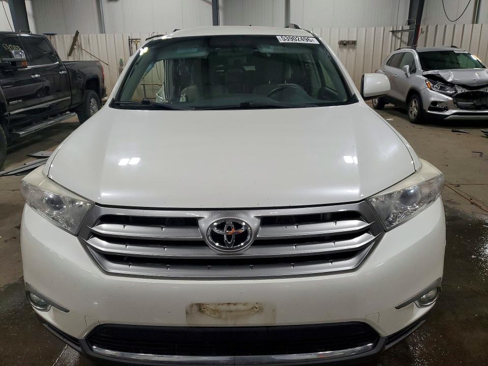 2011 Toyota Highlander VIN 5TDBK3EH3BS072197 COPART salvage auction — SIDE, Mn - Cert Of Title-Prior Salvage, sold $650 on 2026-07-09 (photo 5)