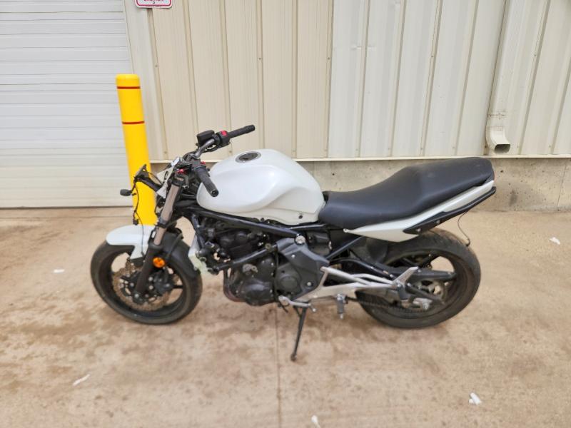 2011 Kawasaki Ex400 VIN JKAEXKC19BDA02825 COPART salvage auction — SIDE, Ab - Bos - Nonrepairable, sold $325 on 2026-07-07 (photo 3)