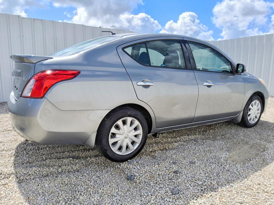 2014 Nissan Versa VIN 3N1CN7APXEL829237 COPART salvage auction — MINOR DENT/SCRATCHES, Fl - Certificate Of Title, sold $4,300 on 2026-07-09 (photo 3)