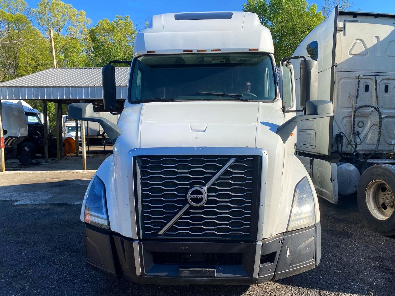2019 Volvo VIN 4V4NC9EH7KN213926 COPART salvage auction — Minor Dent/Scratches, NJ - CERTIFICATE OF TITLE (P), sold $9,500 on 2026-06-23 (photo 6)