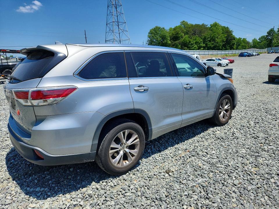 2015 Toyota Highlander VIN 5TDKKRFH6FS091852 COPART salvage auction — FRONT END, Nc - Salvage Certificate Of Title, sold $2,300 on 2026-07-22 (photo 3)