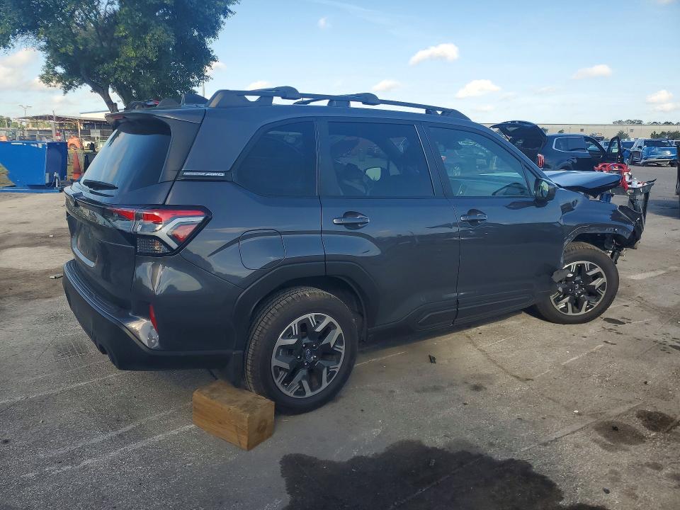 2025 Subaru Forester VIN JF2SLDDC4SH462188 COPART salvage auction — FRONT END, Fl - Cert Of Title Slvg Rebuildable, sold $4,550 on 2026-07-14 (photo 3)