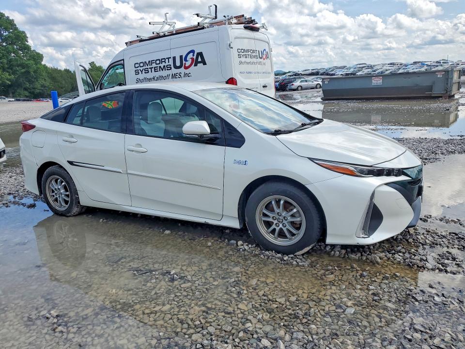 2017 Toyota VIN JTDKARFP0H3066864 COPART salvage auction — SIDE, Tn - Salvage Certificate, sold $3,900 on 2026-07-21 (photo 4)