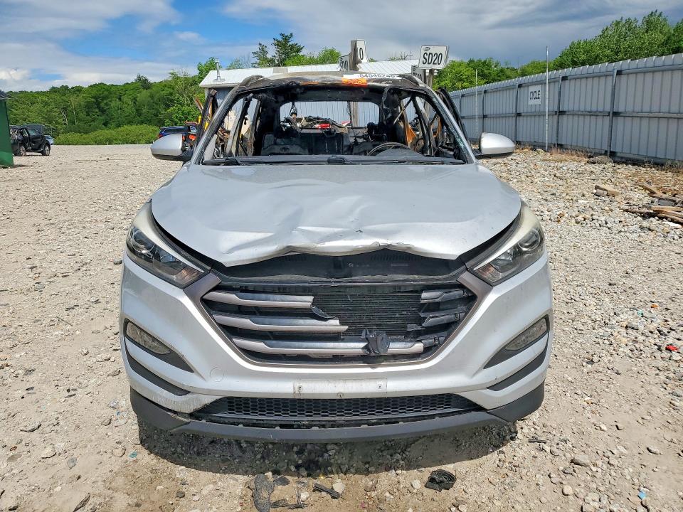 2016 Hyundai Tucson VIN KM8J3CA48GU162889 COPART salvage auction — INTERIOR BURN, MA - CERT OF TITLE-SALVG PARTS ONLY, sold $450 on 2026-07-22 (photo 5)