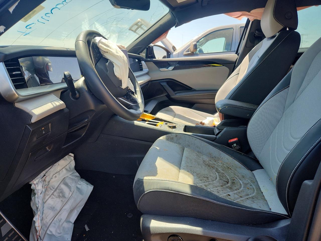2025 Volkswagen Tiguan VIN 3VVGR7RM9SM063246 COPART salvage auction — Front End, IL - SALVAGE CERTIFICATE, sold $7,900 on 2026-07-09 (photo 7)