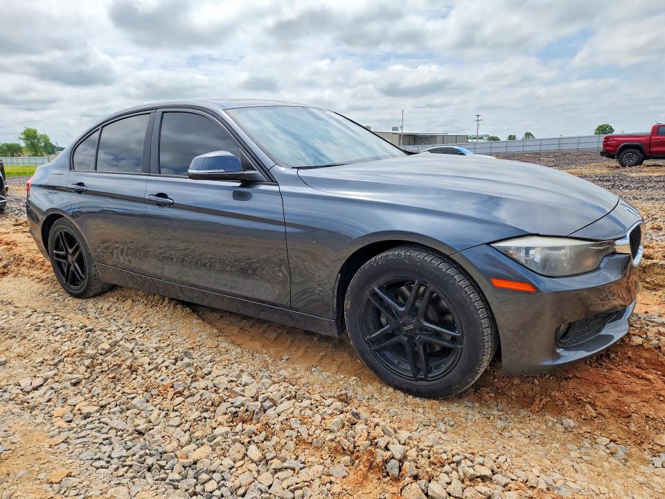 2015 BMW 3er VIN WBA3B1G52FNT64086 COPART salvage auction — SIDE, MO - SALVAGE CERTIFICATE OF TITLE, sold $1,800 on 2026-07-27 (photo 4)