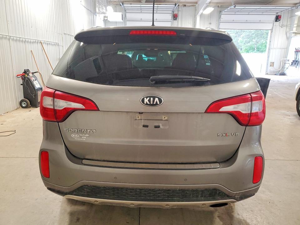 2015 Kia Carnival VIN 5XYKWDA78FG641815 COPART salvage auction — SIDE, Mn - Cert Of Title-Prior Salvage, sold $1,600 on 2026-07-07 (photo 6)