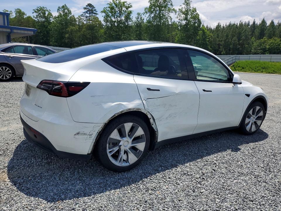 2022 Tesla Model y VIN 7SAYGDEE6NF358144 COPART salvage auction — SIDE, Nc - Salvage Certificate Of Title, sold $13,000 on 2026-07-16 (photo 3)