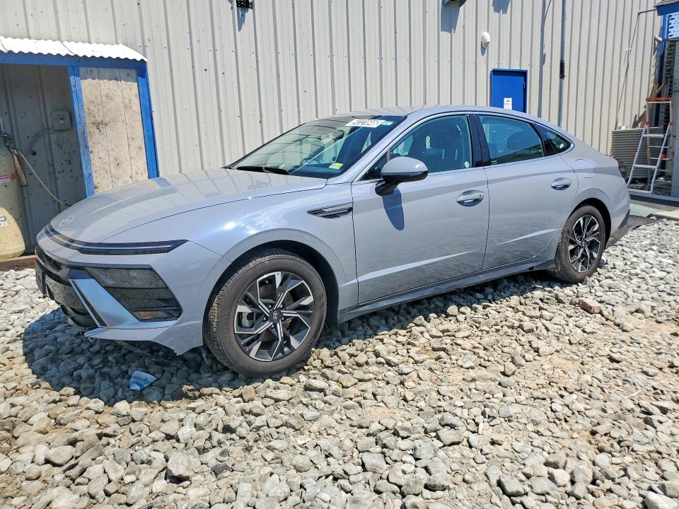2025 Hyundai Sonata VIN KMHL64JA3SA454522 COPART salvage auction — FRONT END, FL - CERT OF TITLE SLVG REBUILDABLE, sold $8,900 on 2026-07-08 (photo 1)