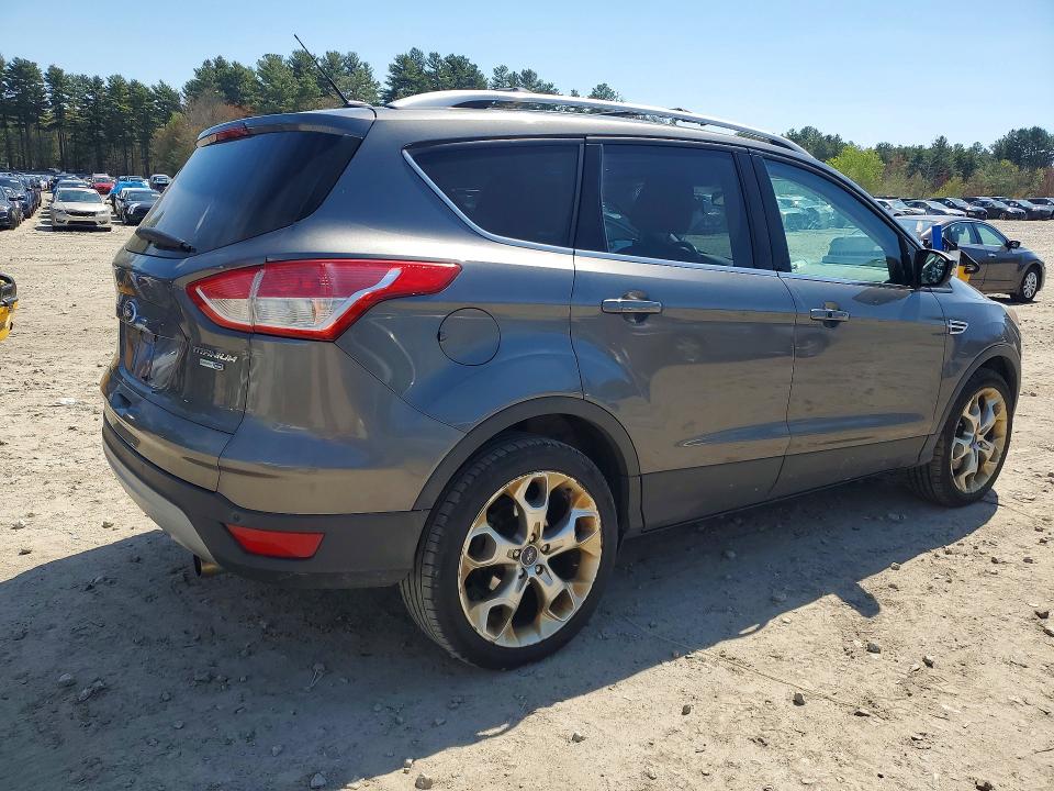 2013 Ford VIN 1FMCU9J90DUC18419 COPART salvage auction — MINOR DENT/SCRATCHES, Ma - Certificate Of Title, sold $400 on 2026-07-20 (photo 3)