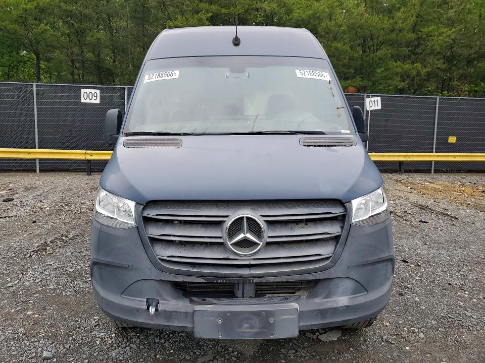 2019 Mercedes-benz Sprinter VIN WD4PF0CD4KP091818 COPART salvage auction — SIDE, Md - Certificate Of Title, sold $9,100 on 2026-07-27 (photo 5)