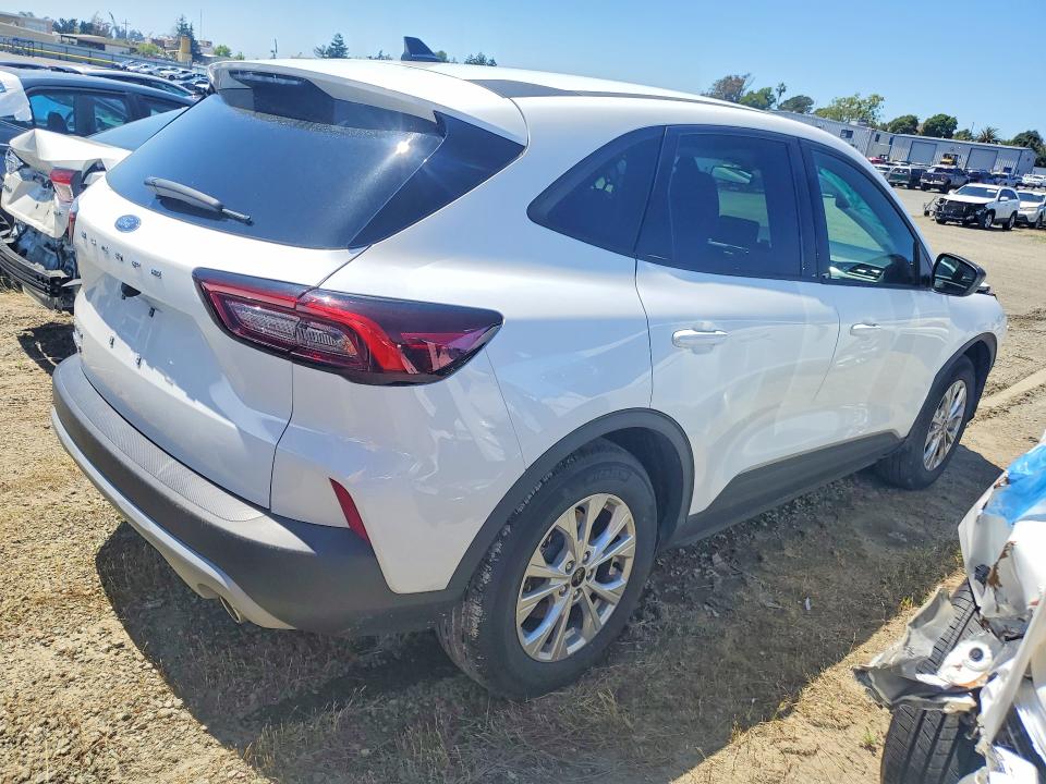 2025 Ford Escape VIN 1FMCU0GN7SUB04527 COPART salvage auction — FRONT END, Ca - Salvage Certificate, sold $8,200 on 2026-07-10 (photo 3)