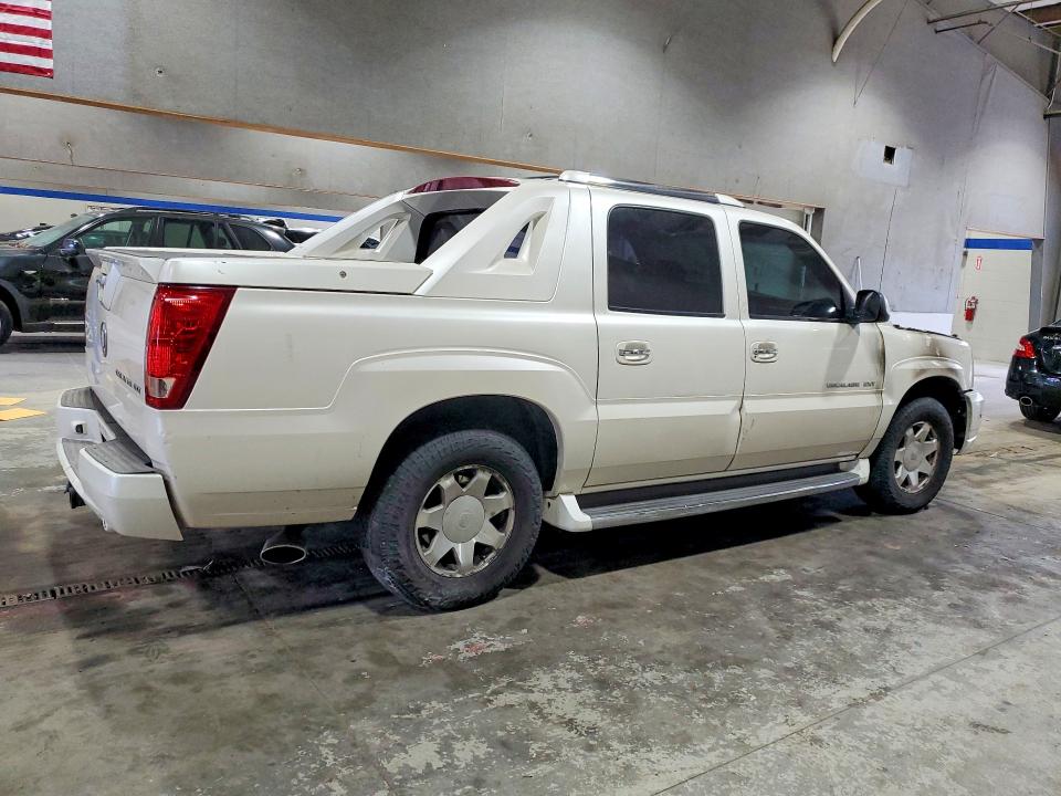 2002 Cadillac Escalade ext VIN 3GYEK63N52G236503 COPART salvage auction — ENGINE BURN, Va - Cert Of Title - Salvage, sold $800 on 2026-07-02 (photo 3)