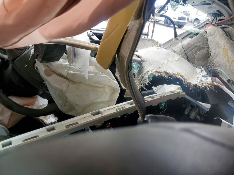 2019 Toyota Tacoma VIN 5TFCZ5AN9KX188554 COPART salvage auction — ROLLOVER, CA - NON-REPAIRABLE VEHICLE CERT, sold $300 on 2026-07-21 (photo 8)