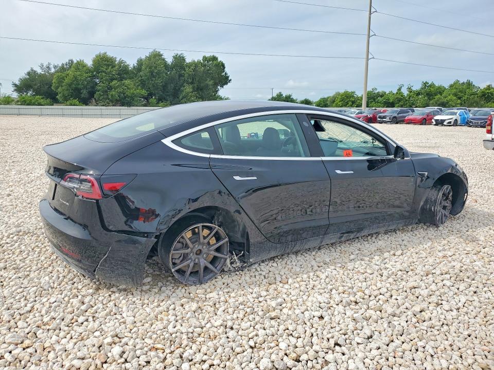 2019 Tesla Model 3 VIN 5YJ3E1EB2KF384205 COPART salvage auction — SIDE, Tx - Salvage Vehicle Title, sold $3,400 on 2026-07-09 (photo 3)