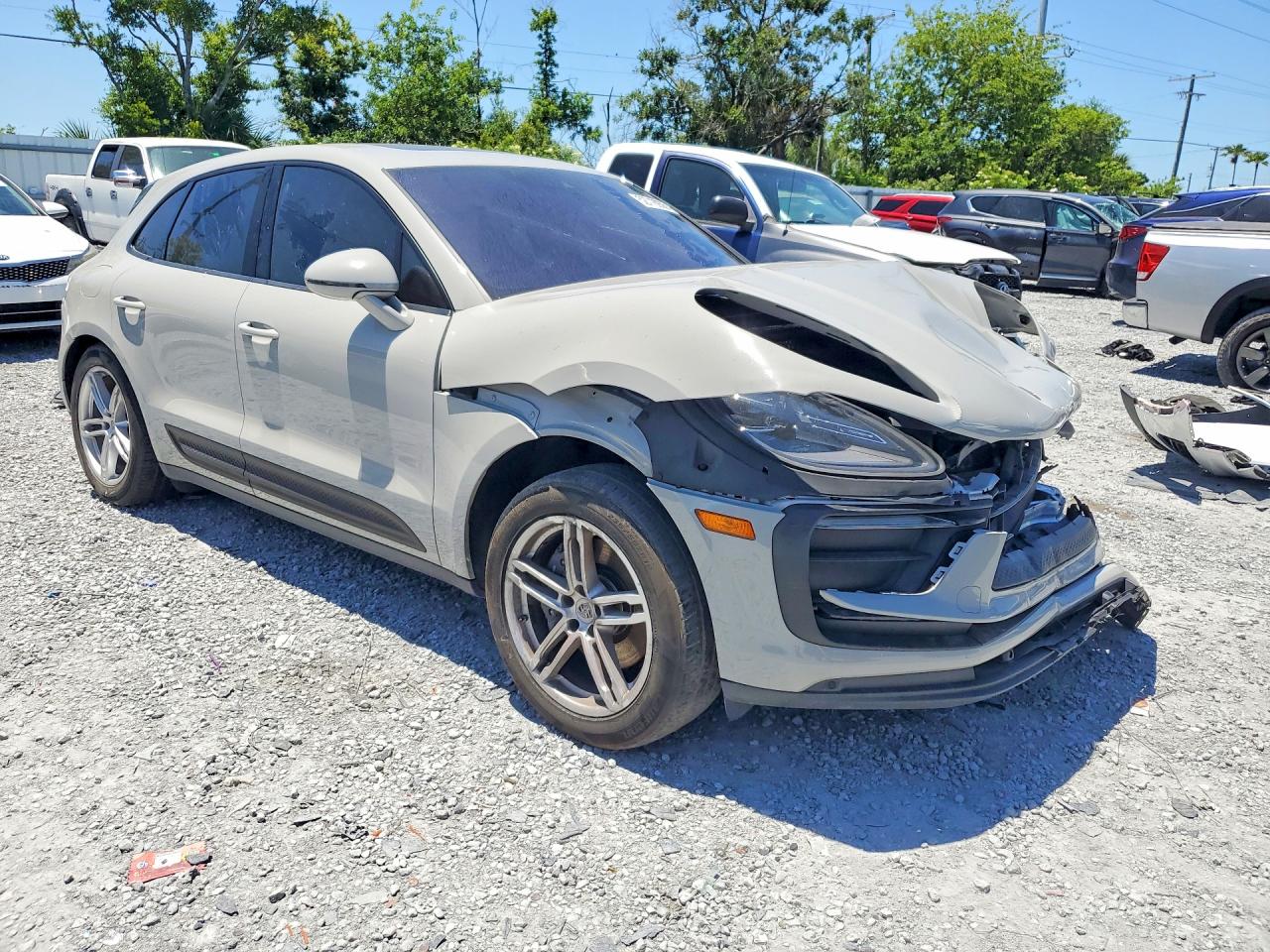 2022 Porsche Macan VIN WP1AA2A55NLB08898 COPART salvage auction — Front End, FL - CERTIFICATE OF TITLE, sold $10,400 on 2026-06-30 (photo 4)