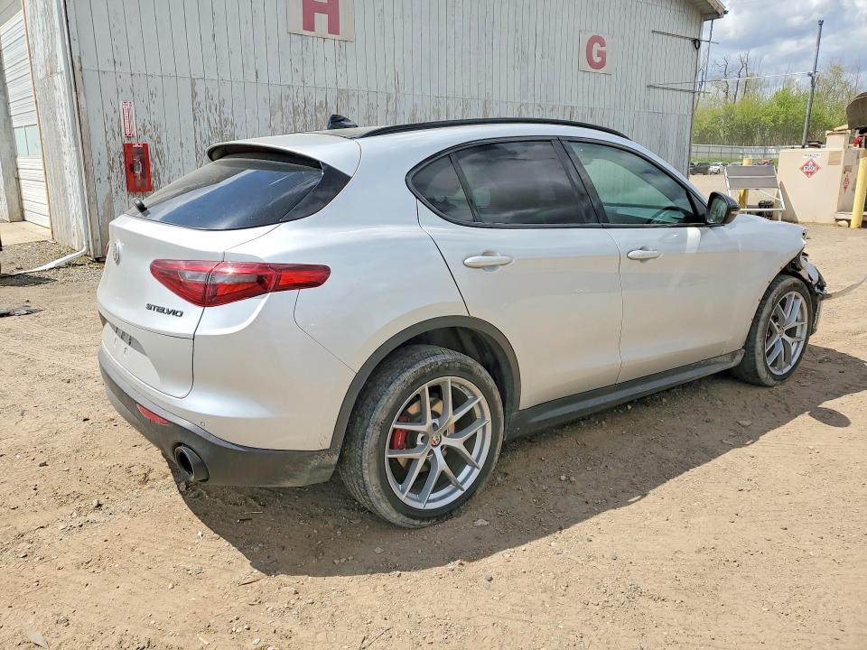 2019 Alfa romeo Stelvio VIN ZASPAKAN2K7C32151 COPART salvage auction — FRONT END, MI - CERTIFICATE OF TITLE, sold $4,250 on 2026-07-22 (photo 3)