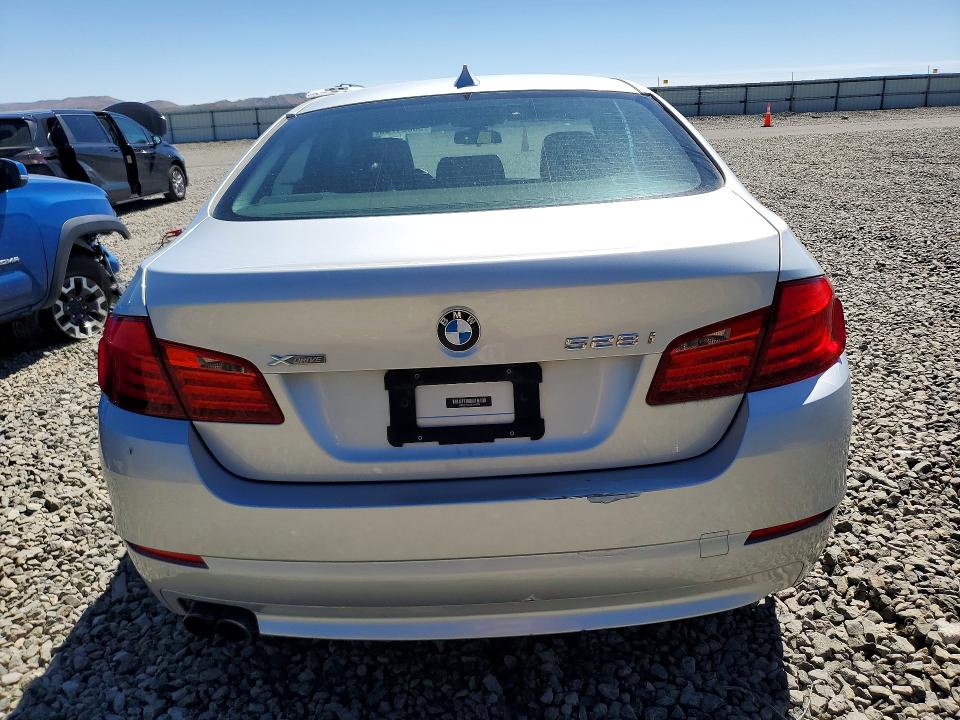 2013 BMW 5er VIN WBAXH5C52DDW16838 COPART salvage auction — MINOR DENT/SCRATCHES, Nv - Certificate Of Title, sold $2,350 on 2026-07-09 (photo 6)
