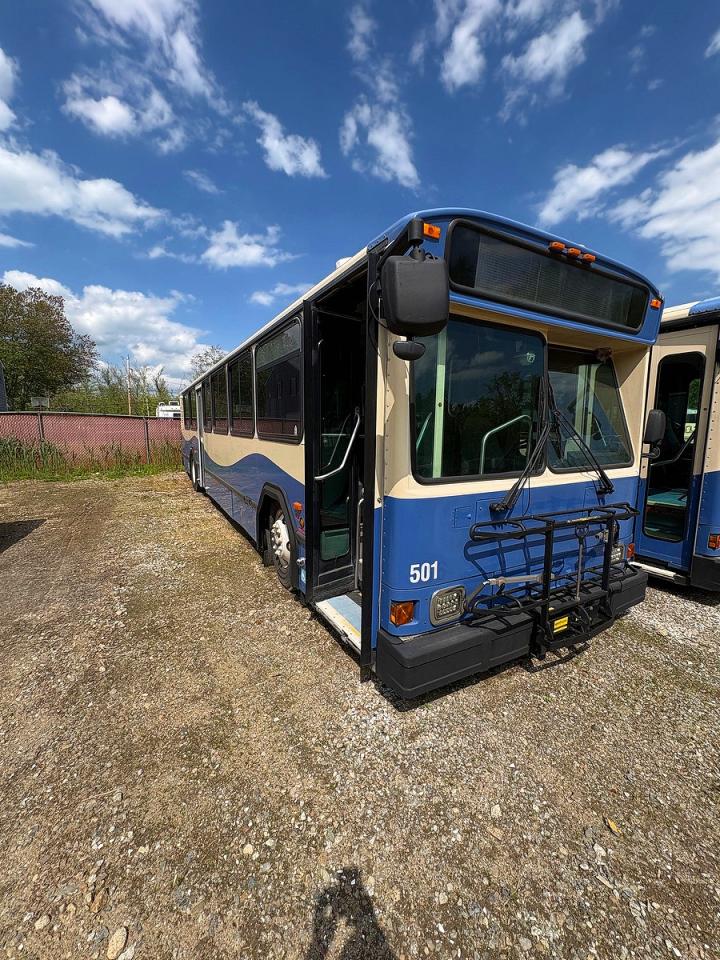 2007 Gillig Transit Bus VIN 15GCD291471112807 COPART salvage auction — Normal Wear, MA - CERTIFICATE OF TITLE (P), sold $125 on 2026-07-07 (photo 1)