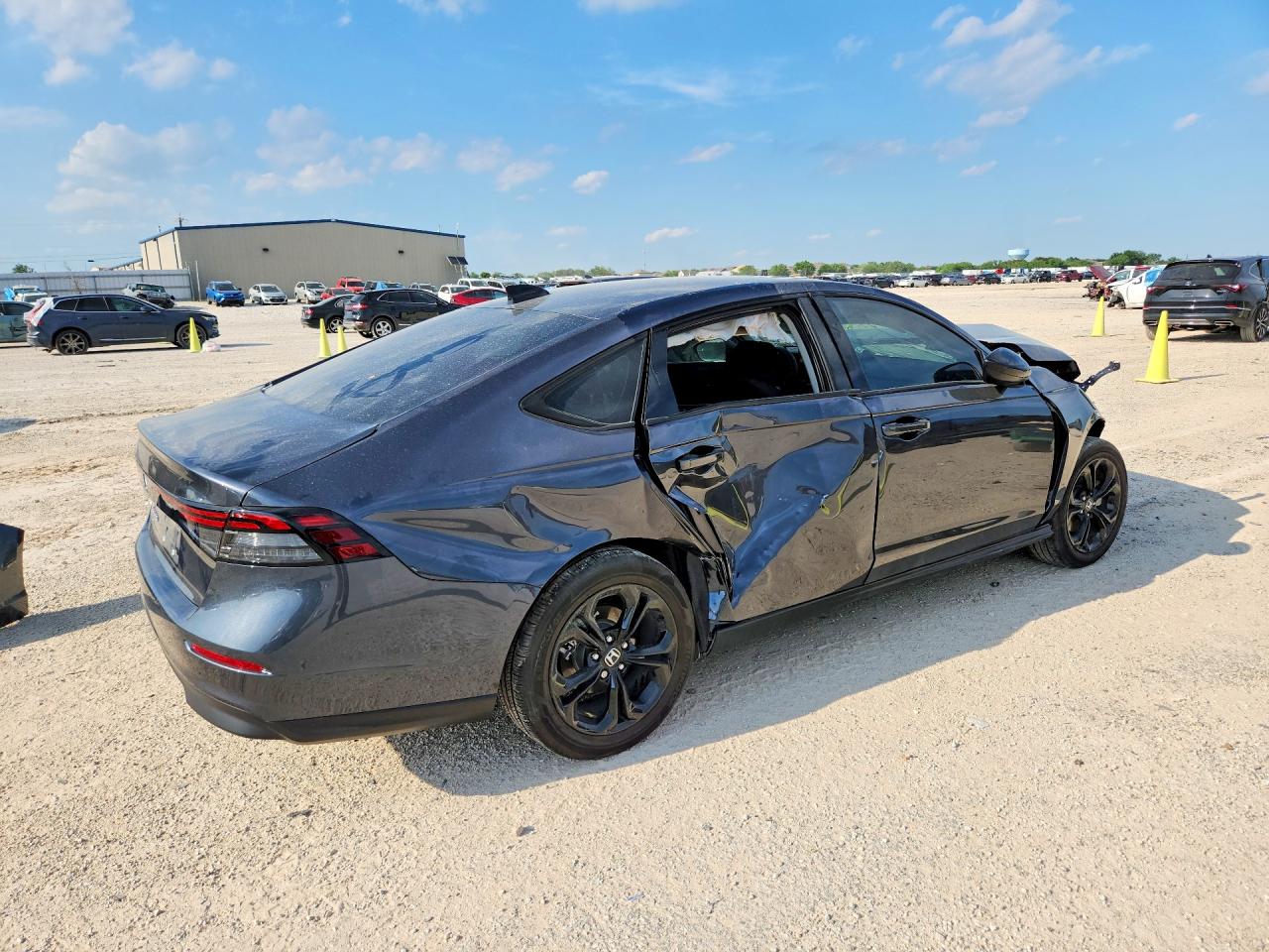 2025 Honda Accord VIN 1HGCY1F40SA032158 COPART salvage auction — Front End, TX - SALVAGE VEHICLE TITLE, sold $3,000 on 2026-06-25 (photo 3)