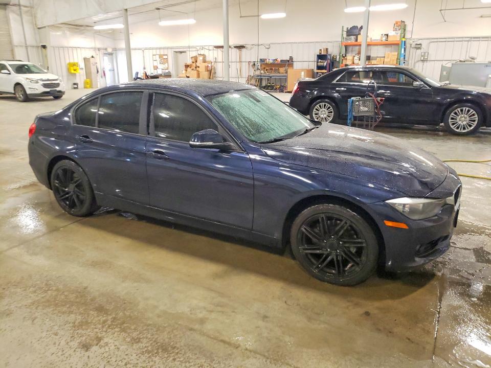 2014 BMW 3er VIN WBA3B5C58EF599744 COPART salvage auction — HAIL, Mn - Cert Of Title-Prior Salvage, sold $2,700 on 2026-07-13 (photo 4)