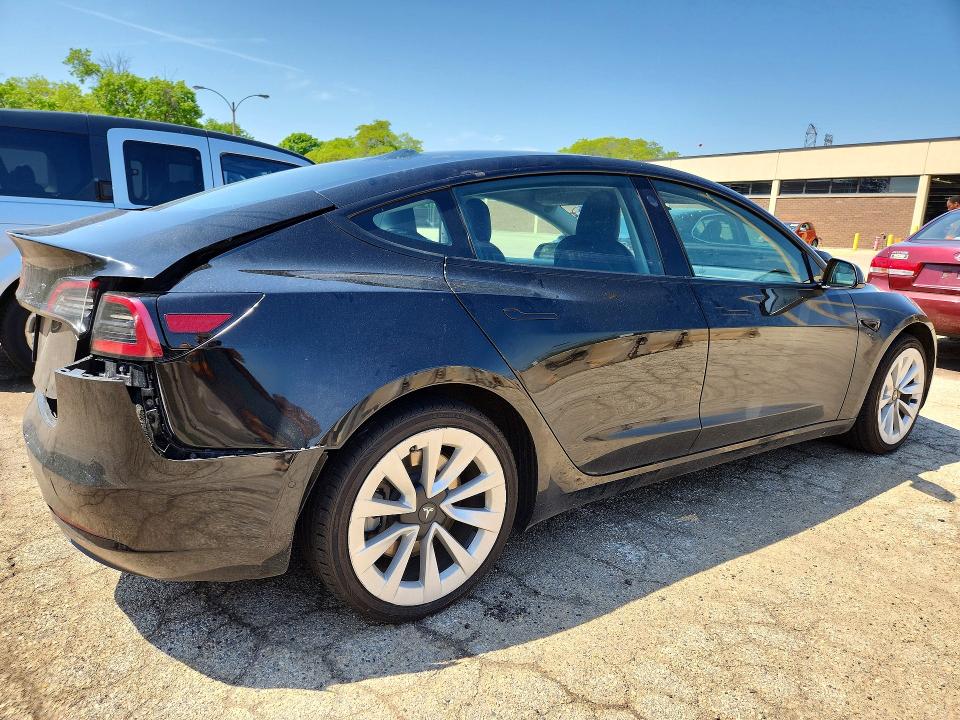 2022 Tesla Model 3 VIN 5YJ3E1EA3NF304650 COPART salvage auction — REAR END, Il - Salvage Certificate, sold $4,000 on 2026-07-06 (photo 3)