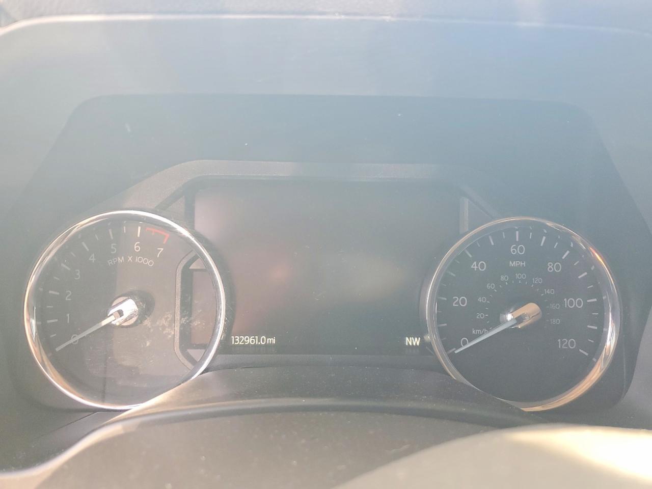 2021 Ford Expedition VIN 1FMJU1KT6MEA66546 COPART salvage auction — Front End, TX - SALVAGE VEHICLE TITLE, sold $7,800 on 2026-06-25 (photo 9)