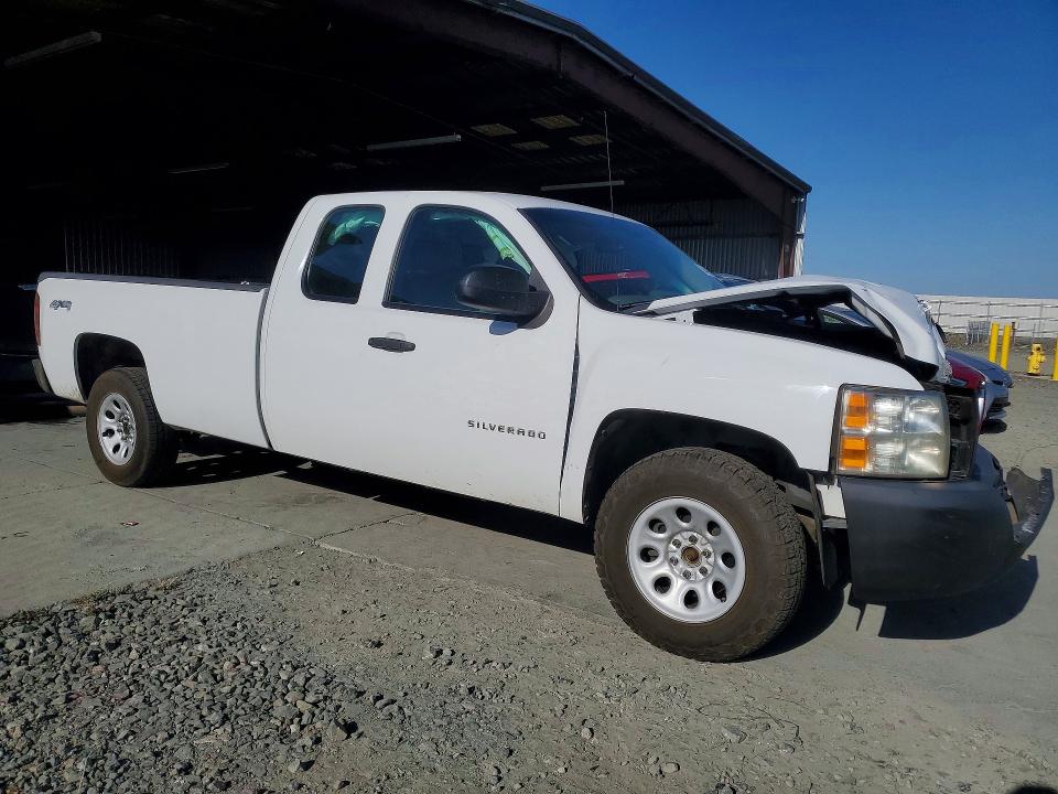 2011 Chevrolet VIN 1GCRKPE07BZ324922 COPART salvage auction — FRONT END, CA - SALVAGE CERTIFICATE, sold $1,750 on 2026-07-02 (photo 4)