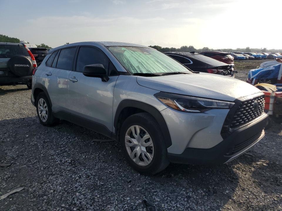 2025 Toyota Corolla cross VIN 7MUAAAAG2SV133562 COPART salvage auction — REAR END, Fl - Cert Of Title Slvg Rebuildable, sold $2,900 on 2026-07-28 (photo 4)