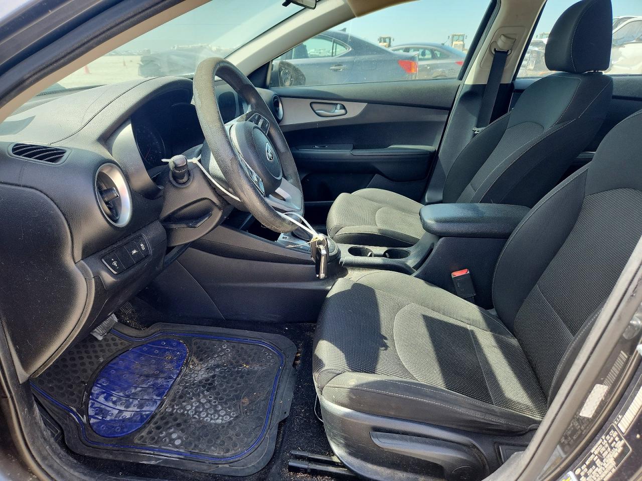 2019 Kia Forte VIN 3KPF24AD9KE098243 COPART salvage auction — Side, TX - SALVAGE VEHICLE TITLE, sold $2,650 on 2026-07-09 (photo 7)
