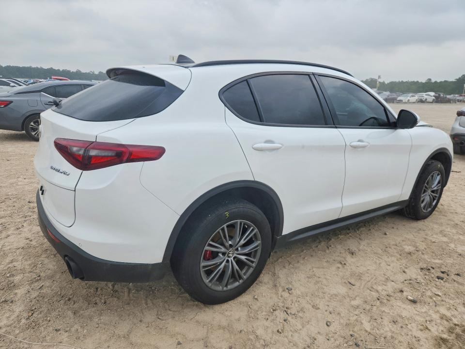 2022 Alfa romeo Stelvio VIN ZASPAJANXN7D26857 COPART salvage auction — FRONT END, Tx - Salvage Vehicle Title, sold $200 on 2026-07-21 (photo 3)
