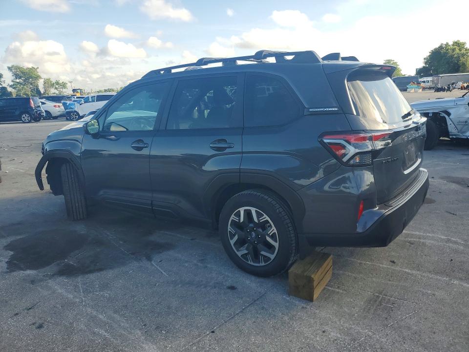 2025 Subaru Forester VIN JF2SLDDC4SH462188 COPART salvage auction — FRONT END, Fl - Cert Of Title Slvg Rebuildable, sold $4,550 on 2026-07-14 (photo 2)