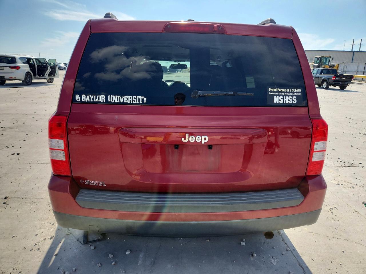2016 Jeep Patriot VIN 1C4NJPBA1GD675232 COPART salvage auction — Side, TX - SALVAGE VEHICLE TITLE, sold $850 on 2026-07-02 (photo 6)