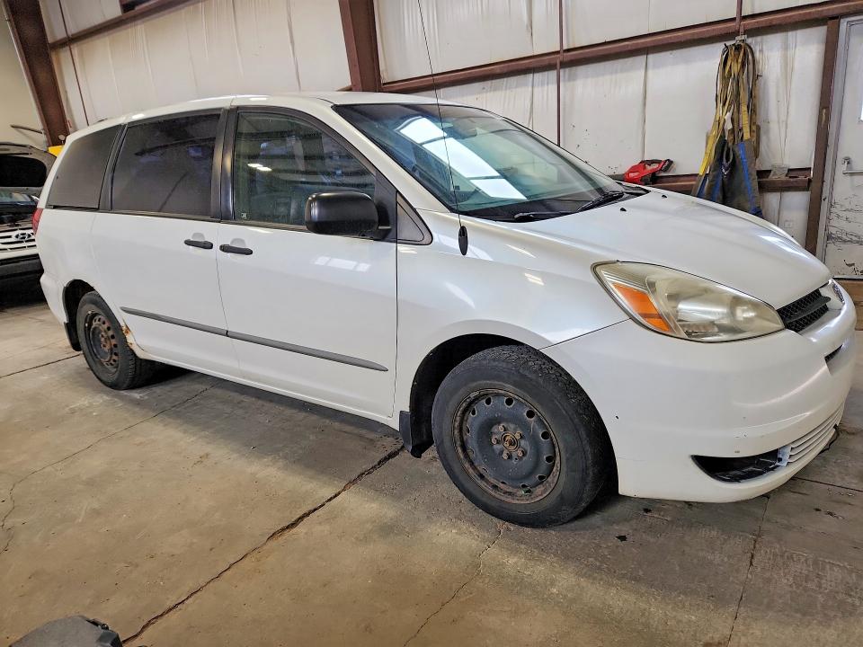 2005 Toyota Sienna VIN 5TDZA29C05S239551 COPART salvage auction — SIDE, AB - BOS - SALVAGE, sold $125 on 2026-07-30 (photo 4)