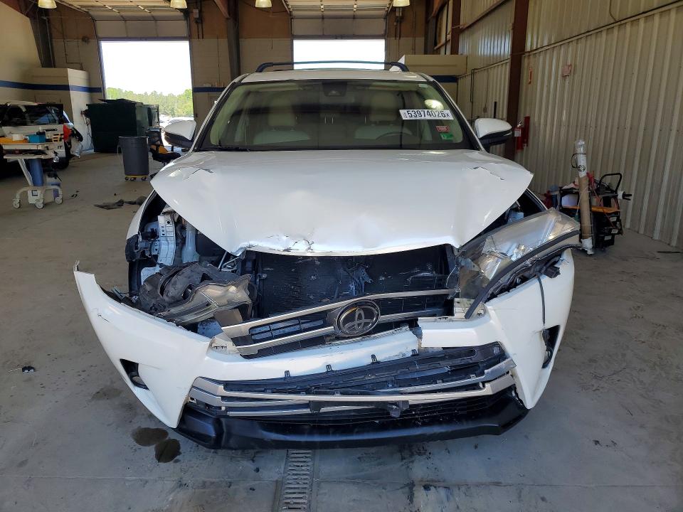 2017 Toyota Highlander VIN 5TDBZRFH0HS481375 COPART salvage auction — FRONT END, Va - Cert Of Title - Salvage, sold $6,000 on 2026-07-31 (photo 5)