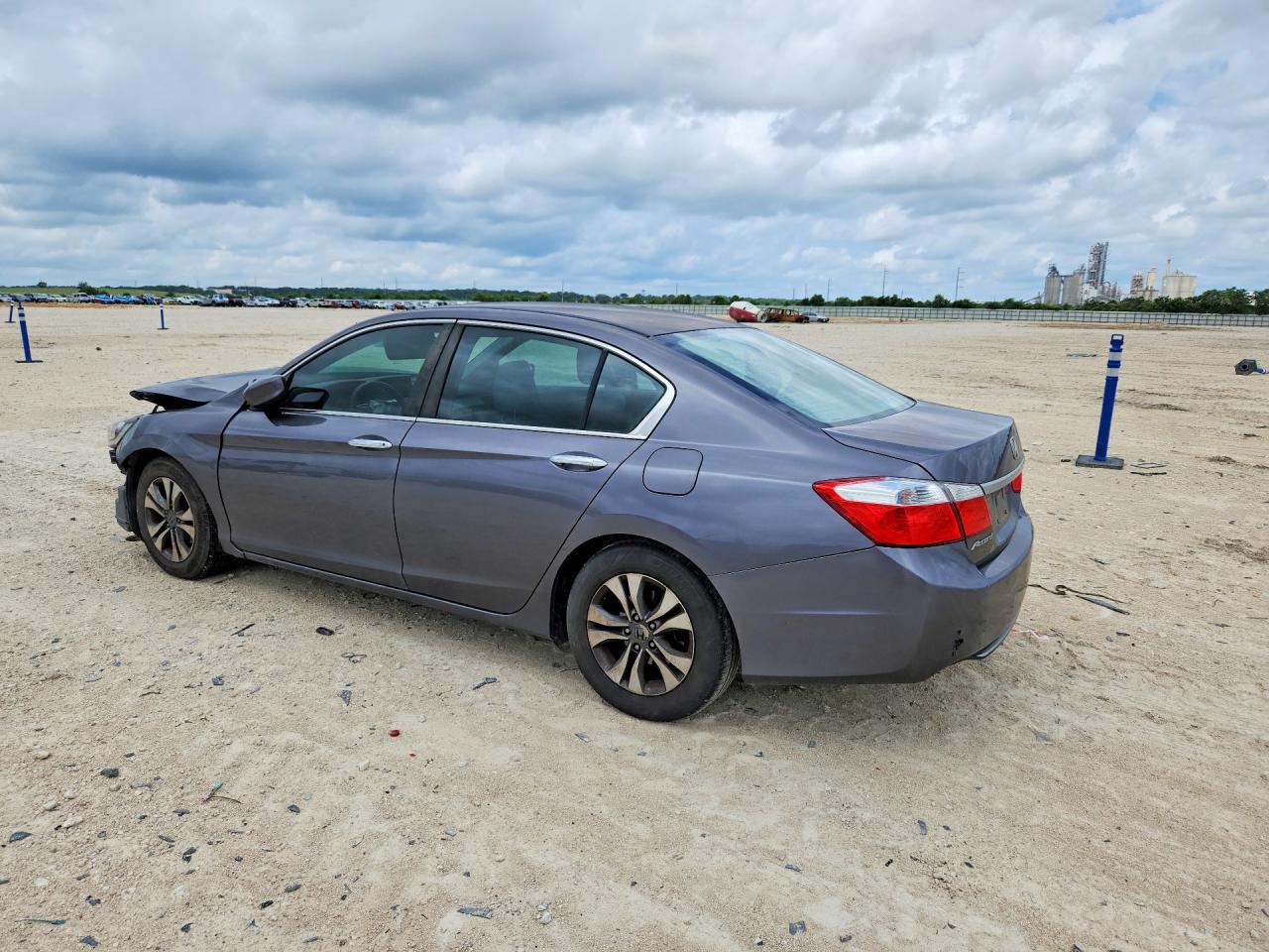 2015 Honda Accord VIN 1HGCR2F32FA193675 COPART salvage auction — Front End, TX - SALVAGE VEHICLE TITLE, sold $850 on 2026-07-09 (photo 2)