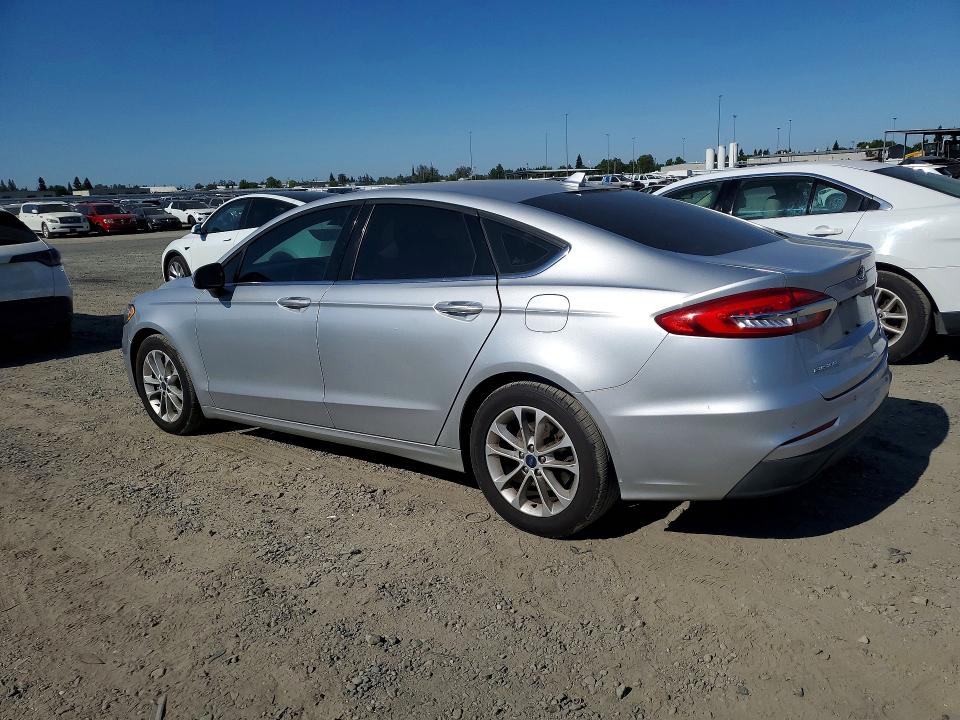 2019 Ford Fusion VIN 3FA6P0HD3KR135785 COPART salvage auction — NORMAL WEAR, Ca - Dis/Dlr/Exp Only Clean Title, sold $1,200 on 2026-07-23 (photo 2)