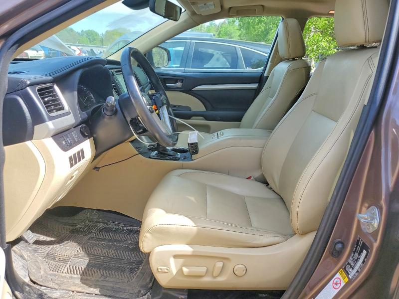 2017 Toyota Highlander VIN 5TDJZRFH6HS442110 COPART salvage auction — SIDE, ON - PERMIT NO BRAND - UNFIT, sold $14,200 on 2026-07-14 (photo 7)