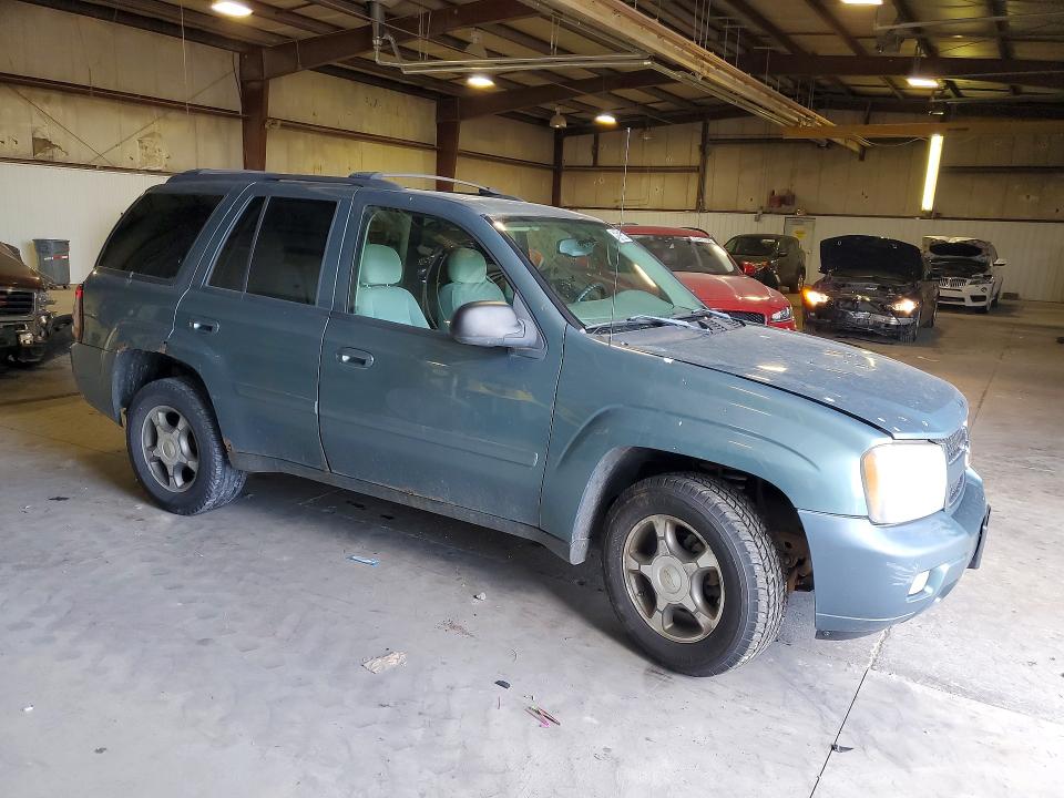 2009 Chevrolet Trailblazer VIN 1GNDT33S292123332 COPART salvage auction — MINOR DENT/SCRATCHES, Il - Cert Of Title-Corrected, sold $150 on 2026-07-09 (photo 4)