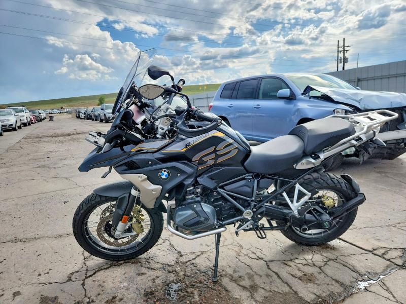 2019 BMW R 1250 VIN WB10J9306KZJ17896 COPART salvage auction — FRONT END, Co - Public - Salvage Title, sold $8,600 on 2026-07-06 (photo 3)